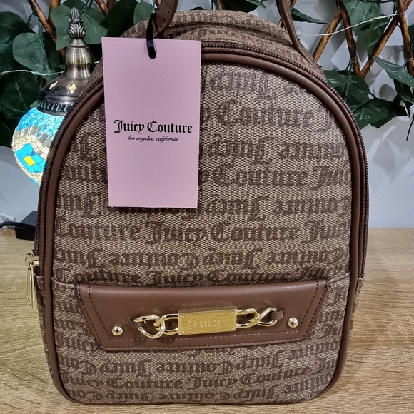 Juicy Couture Handbags - ✨️HOST PICK✨️ Juicy Couture Gold buckle back pack